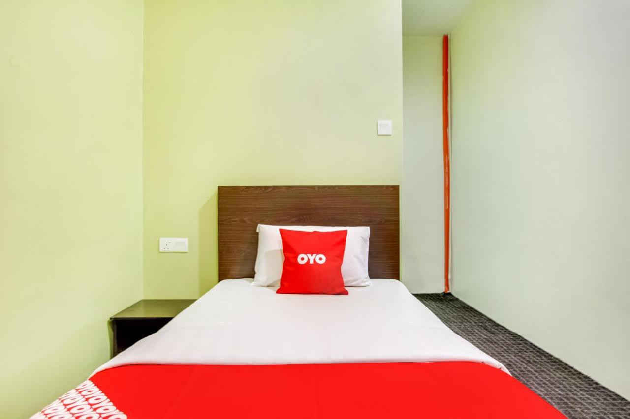 Oyo 89652 P Line Hotel Johor Bahru Exterior foto